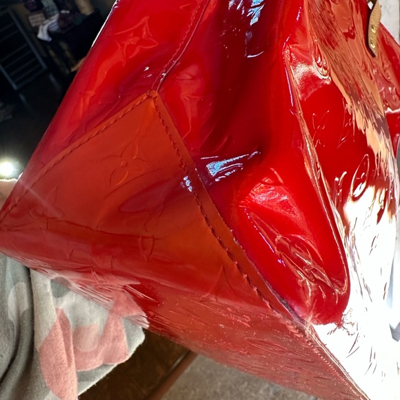 Gorgeous Louis Vuitton Vernis Patent Leather Tote - Picture 7 of 17